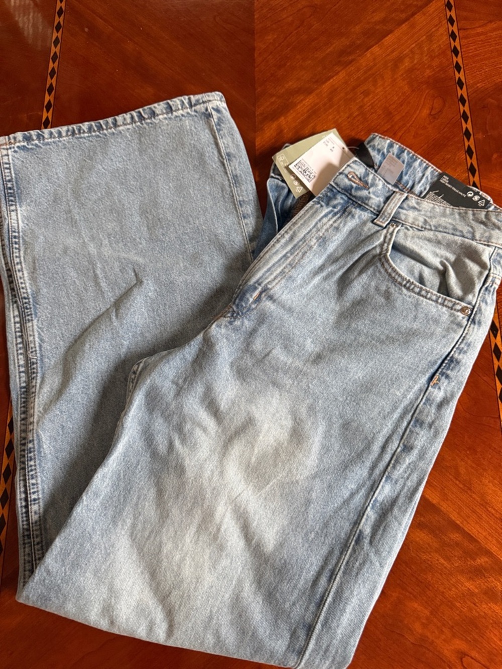 Divided Women’s Straight Leg Jeans in Light Blue